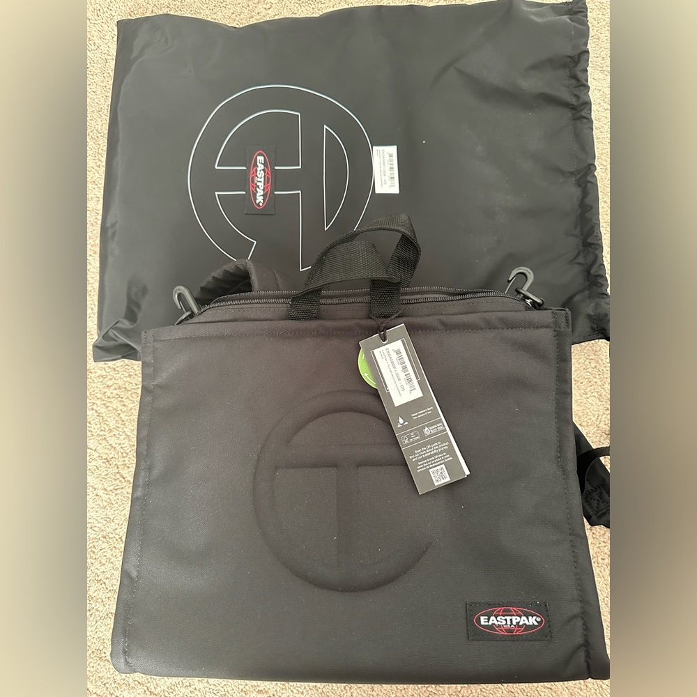 EUC EASTPAK X TELFAR MEDIUM SHOPPER - Black